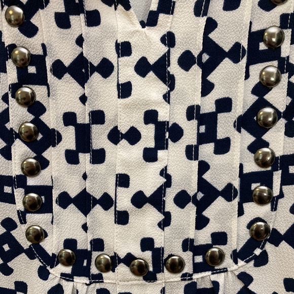 41 Hawthorn Popover V-neck Short Sleeve Blouse White and Navy Size M - Picture 2 of 8